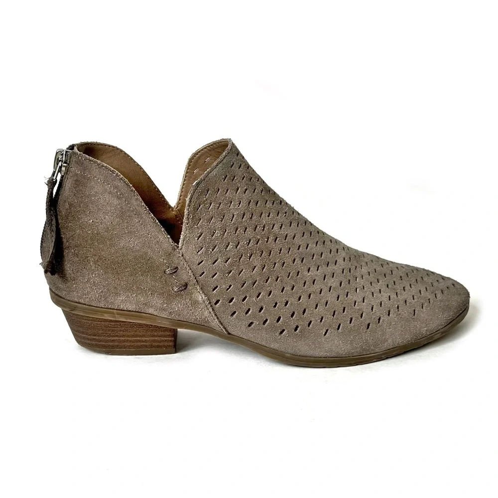REACTION KENNETH COLE REACTION SIDE WAY PERFORATED SUEDE ANKKE BOOTS TAU…